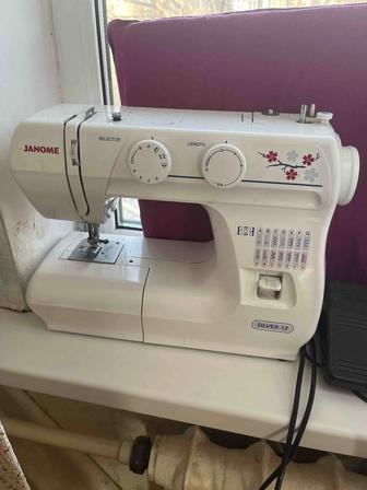 Швейная машина