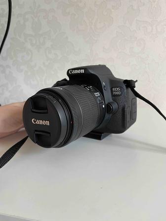 Фотоаппарат Canon 700d