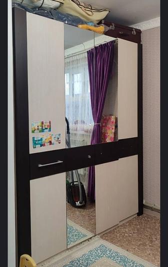 Шкаф четырех дверный