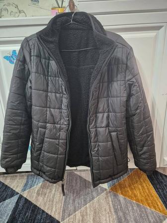 Продам женскую весеннюю двустороннюю курточку.44р.