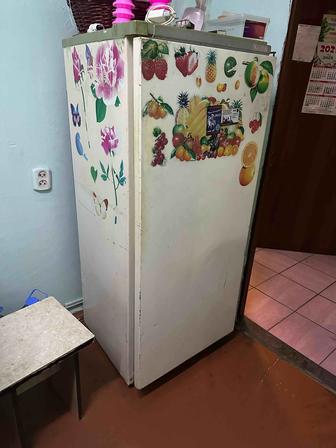 Продам холодильник