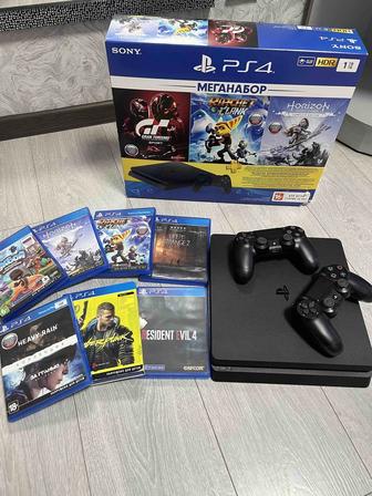 PlayStation 4 Slim 1 Tб и 2 джойстика