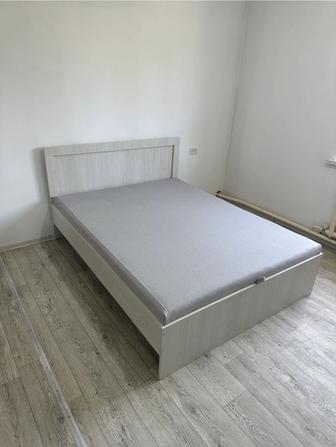 Продам кровать полуторка