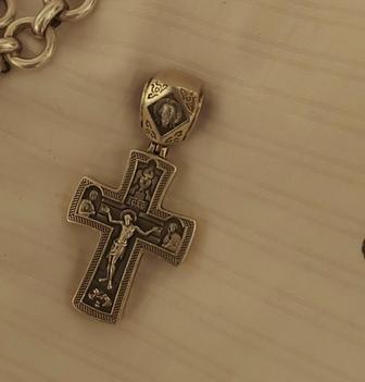 Продам православный крест.
Серебро с позолотой, двухсторонний.