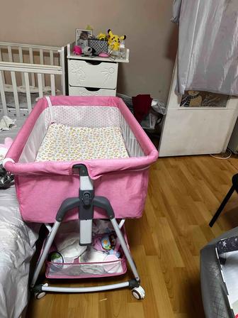 Продам детскую кровать манеж для девочки