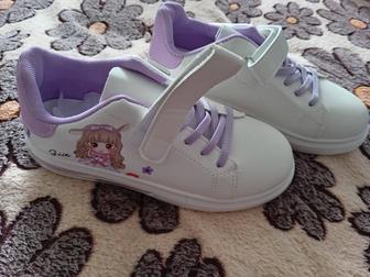 Продам кроссовки