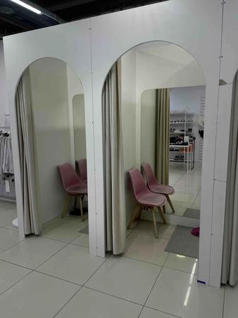 Срочно продам раздевалку для магазина одежды