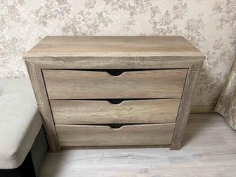 Продам спальный гарнитур