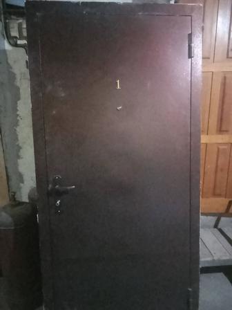 Продажа входных дверей б/у