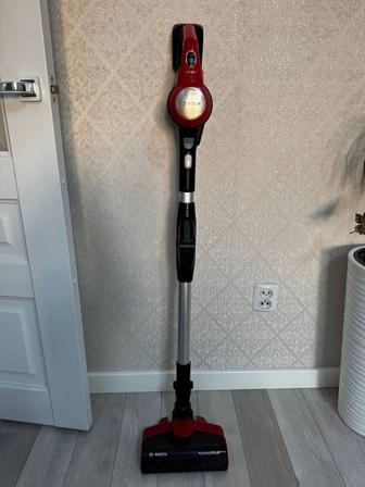 Продам вертикальный пылесос состояние отличное. Фирма бош