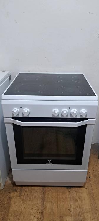 Плита электрическая стекло керамика Indesit