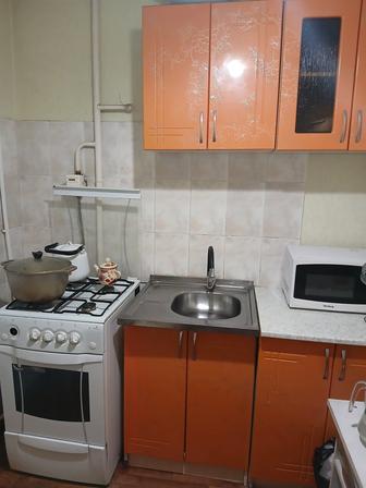 Бесплатно Кухонный шкафы с мойки, Кухонный стол бесплатно .