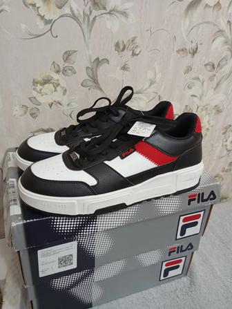 Мужской кроссовки