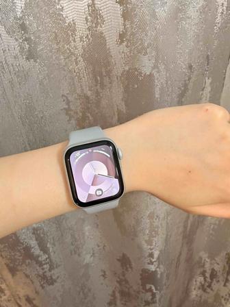 Apple Watch  2 (40 мм, GPS), серебристые почти новые