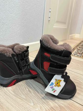 Срочно зимние детские сапожки для мальчика натуралка