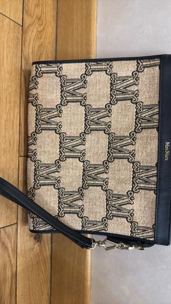 Клатч Max Mara с монограммой М