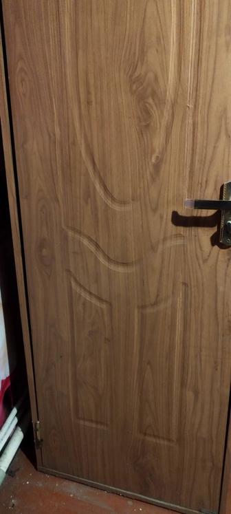 Двери межкомнатные,две двери, шесть рам , рамы двойные