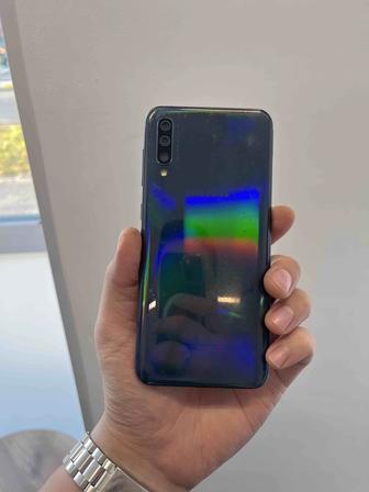 Продам Samsung A50 - 128Gb