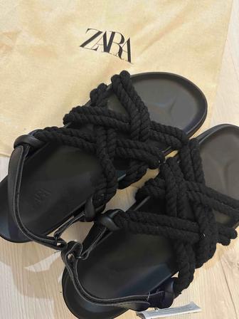 Сандали Zara
