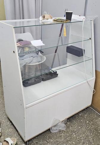Продам витрину