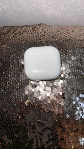 Airpods 4 без коробки, торг уместен