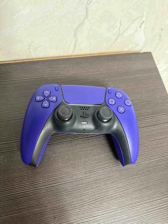 Продам джойстик ps5 в отличном состоянии в использовании был пару месяцев
