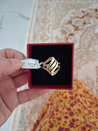 Желтый золотые кольцо 585 размер 18,5