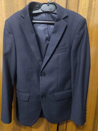 Продам детские пиджаки в школу