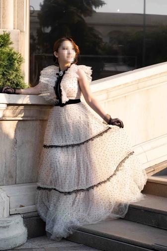 Шикарное итальянское платье дизайнерский