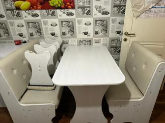 Кухонный уголок и стол