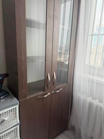 Шкаф книжный