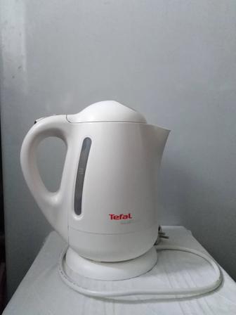 ОТДАМ ДАРОМ чайник. Электрический, TEFAL, 1.7л, работает ОТЛИЧНО, бу