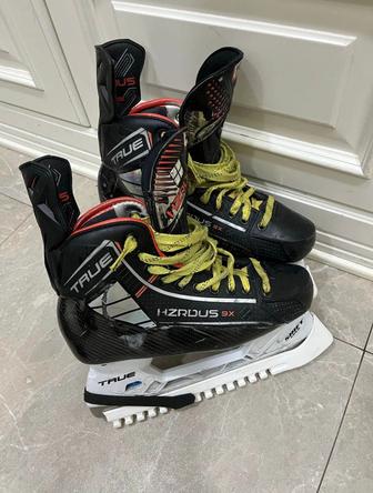 хоккейные коньки True XZRDUS 9X