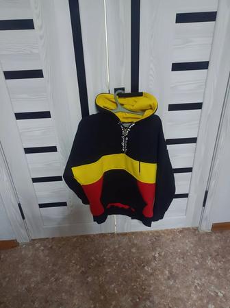 Толстовка спортивная молодежная