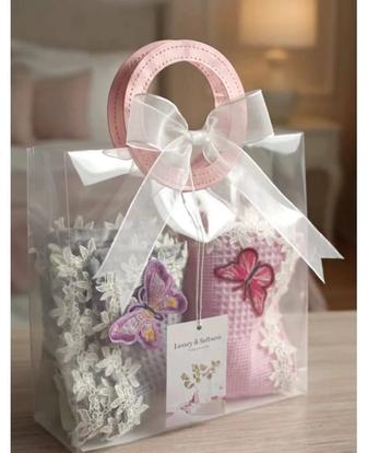 Полотенца вафельные с кружевной отделкой