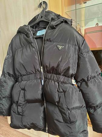 Продам новую куртку PRADA