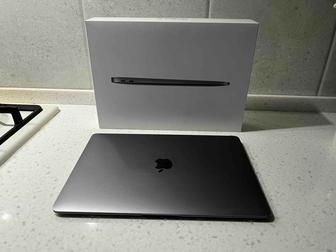 Macbook Air 13-inch 2020