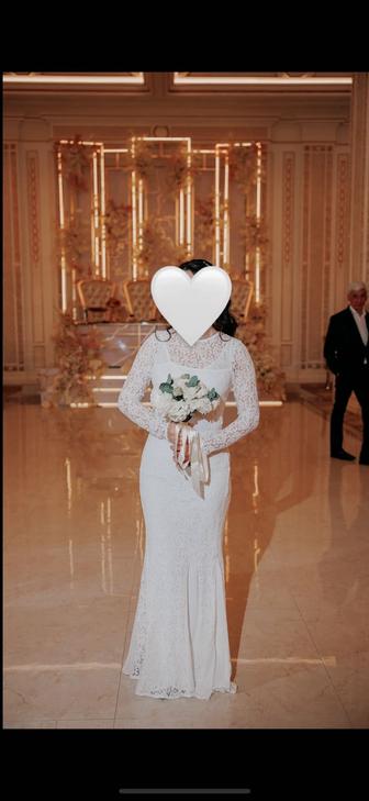 Белое платье