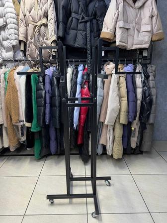 Продается рейл вешалка напольная для одежды .