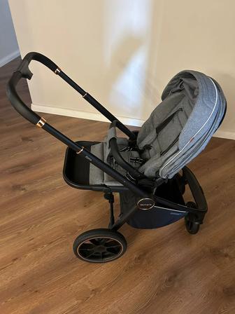 Продам коляску CARRELLO