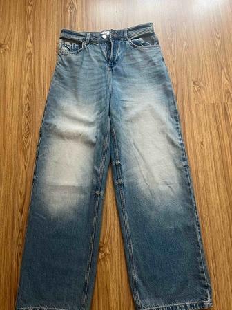 Джинсы Bershka