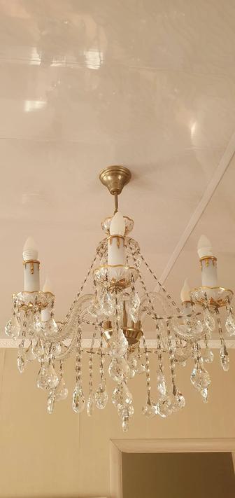 Продам люстру