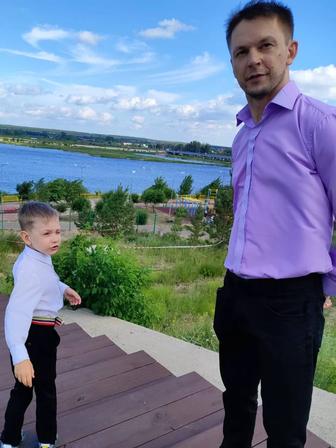 Официант / официантка