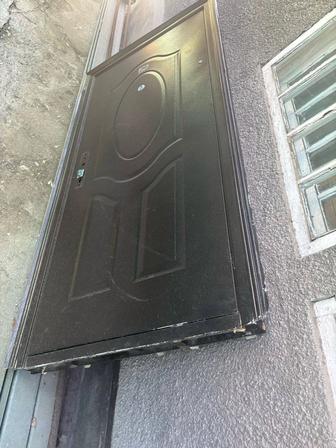 Продам металлический дверь бу 96/200