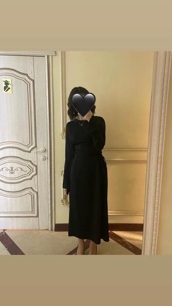 Продаю базовые черное платье