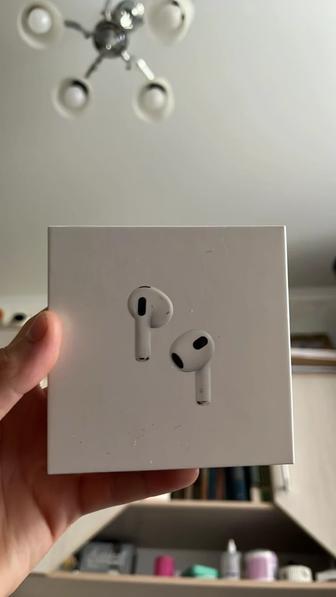 продам Airpods 3