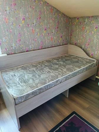 Продам кровать односпальную