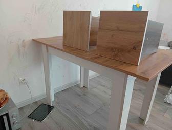 Продам стол с табуретками