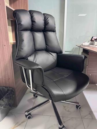 Офисное кресло