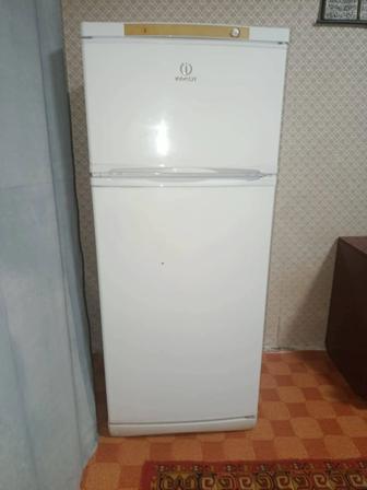 Продается холодильник рабочее состояние 40.000 тг могу уступить